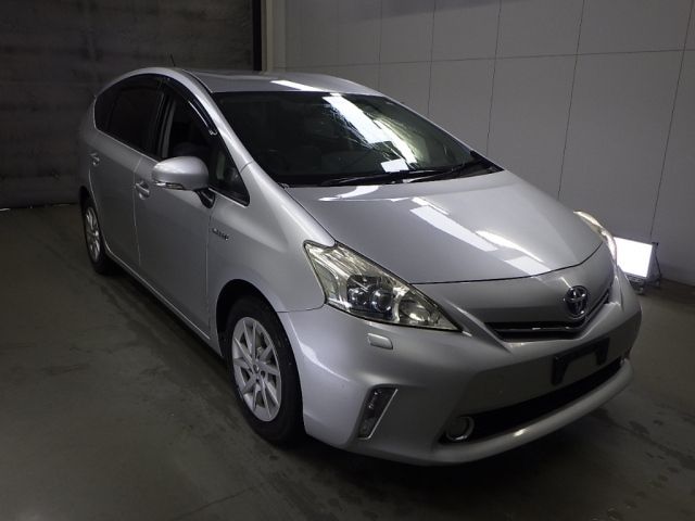 50025 Toyota Prius alpha ZVW40W 2012 г. (Honda Nagoya)